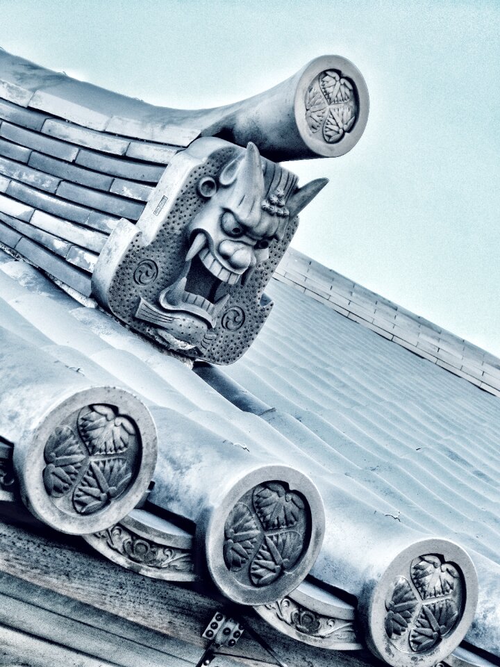 Roof tiles sculpture