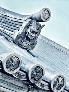 Roof tiles sculpture