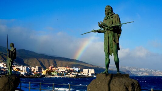 Statue sea holiday