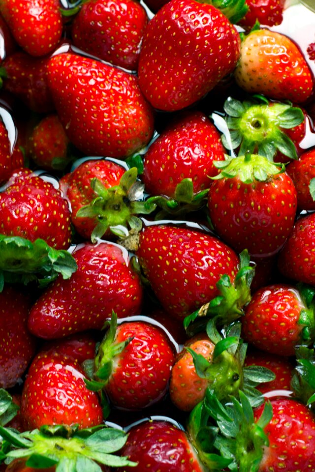 Red fruits food preparation