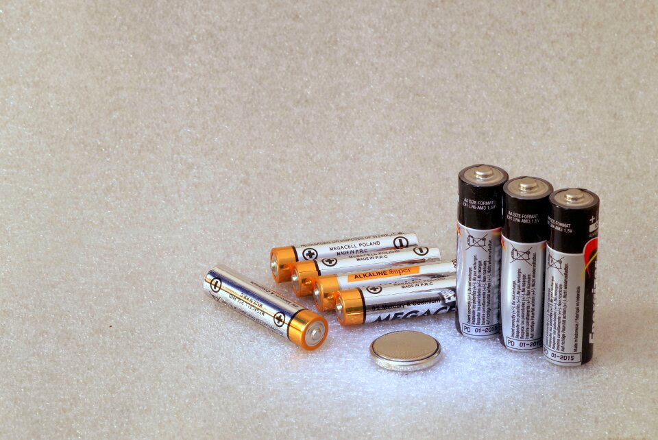 Battery light current