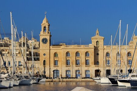 3 cities port sailing boat