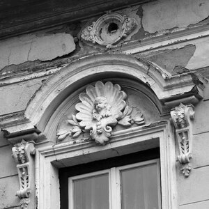 Facade relief art