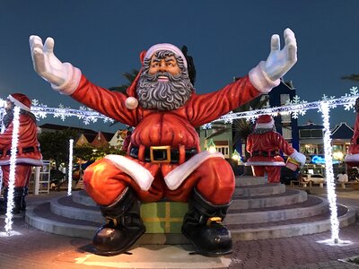 Nicholas embrace christmas motif