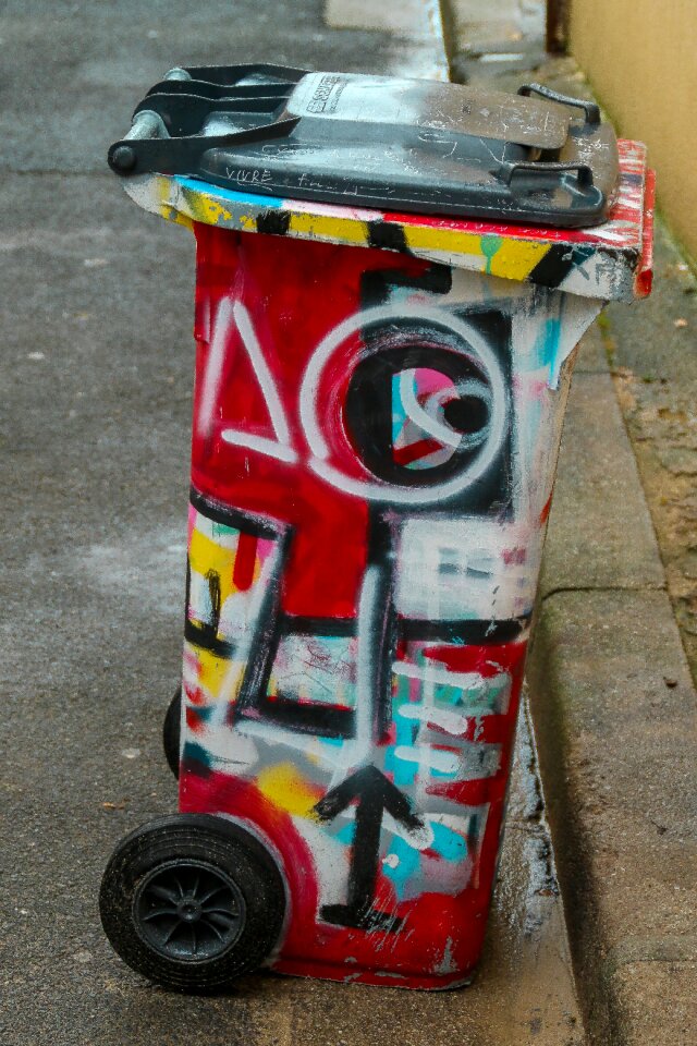 Garbage can waste bins ton