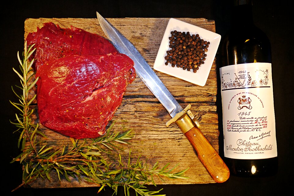 Wine rosemary meat