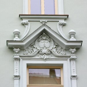 Art nouveau relief window ledge