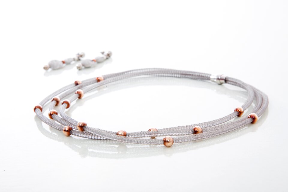 Jewelry necklace money