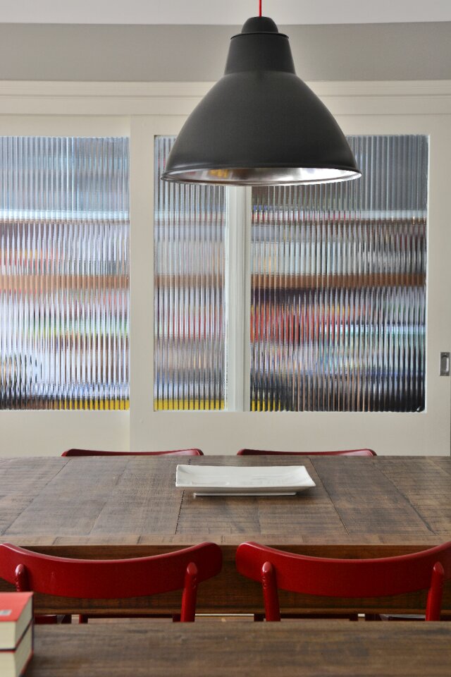 Pending dinner table