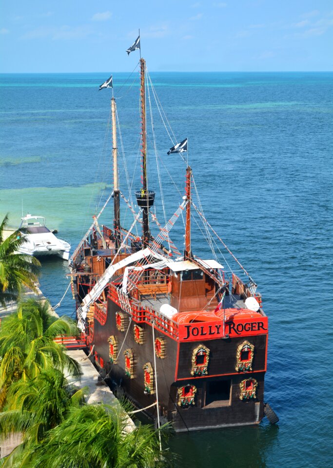 Cancun pirate boat