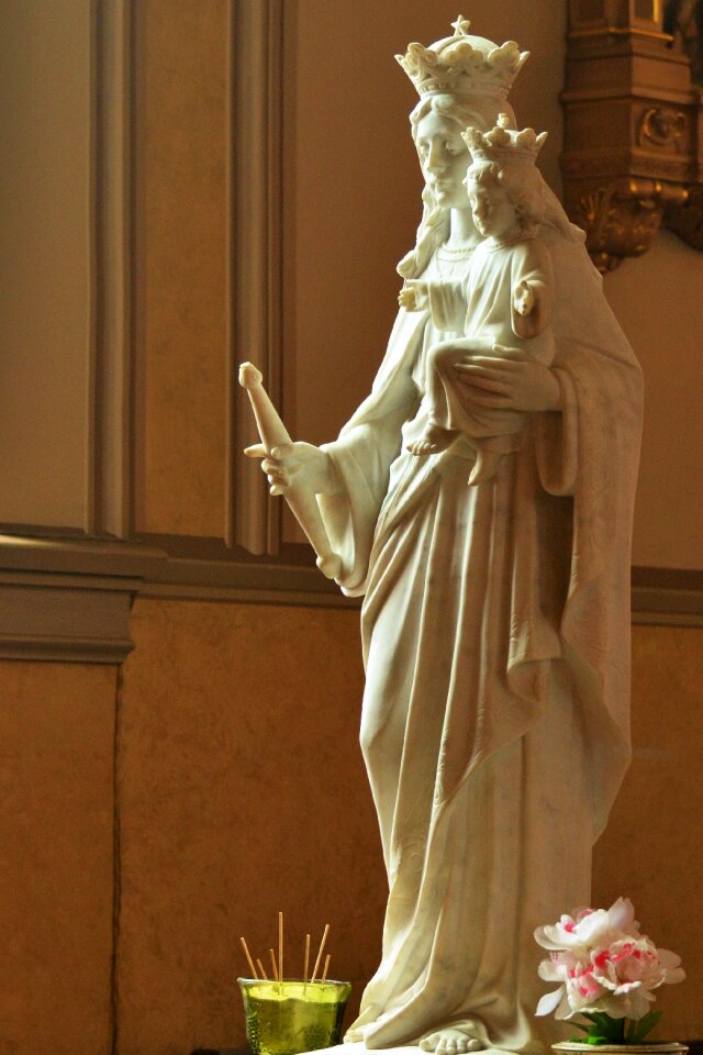 Religion christian sculpture