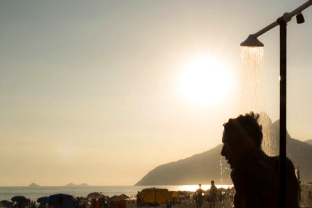 Sol silhouette beach