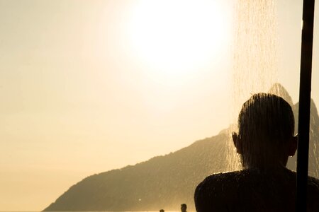Sol silhouette beach