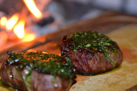 Pesto fire beef steak