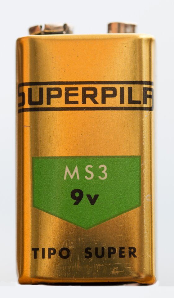 9-volt battery positive pole negative pole