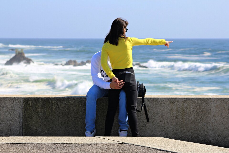 Waves boyfriends woman