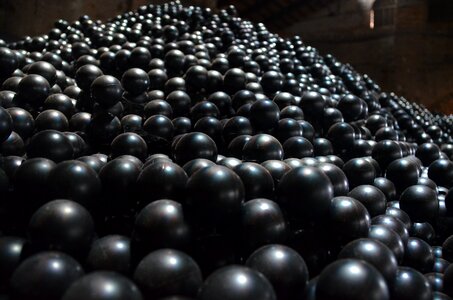 Biennale round black