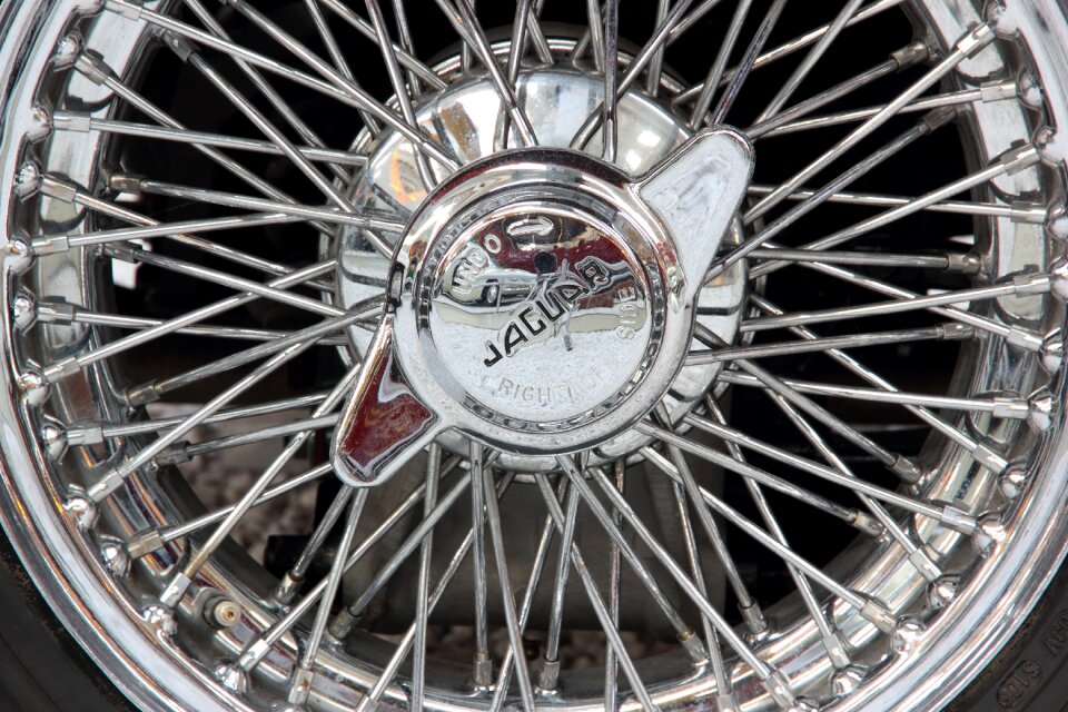 Jaguar e-type wheel