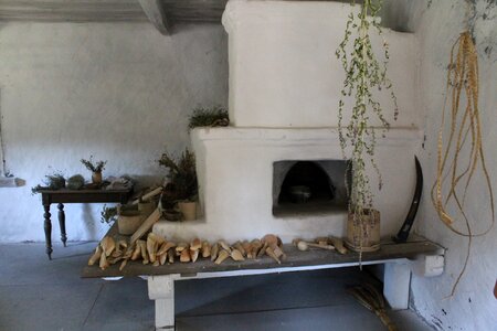 History folk art interior