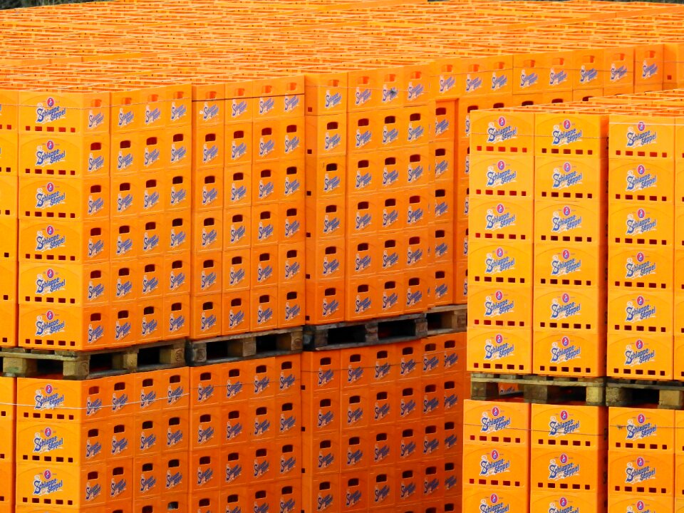 Refreshment thirst beer box