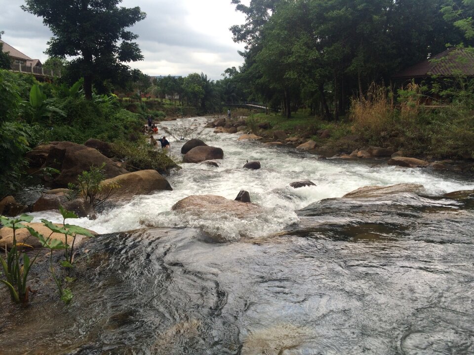 Water fall aflutter