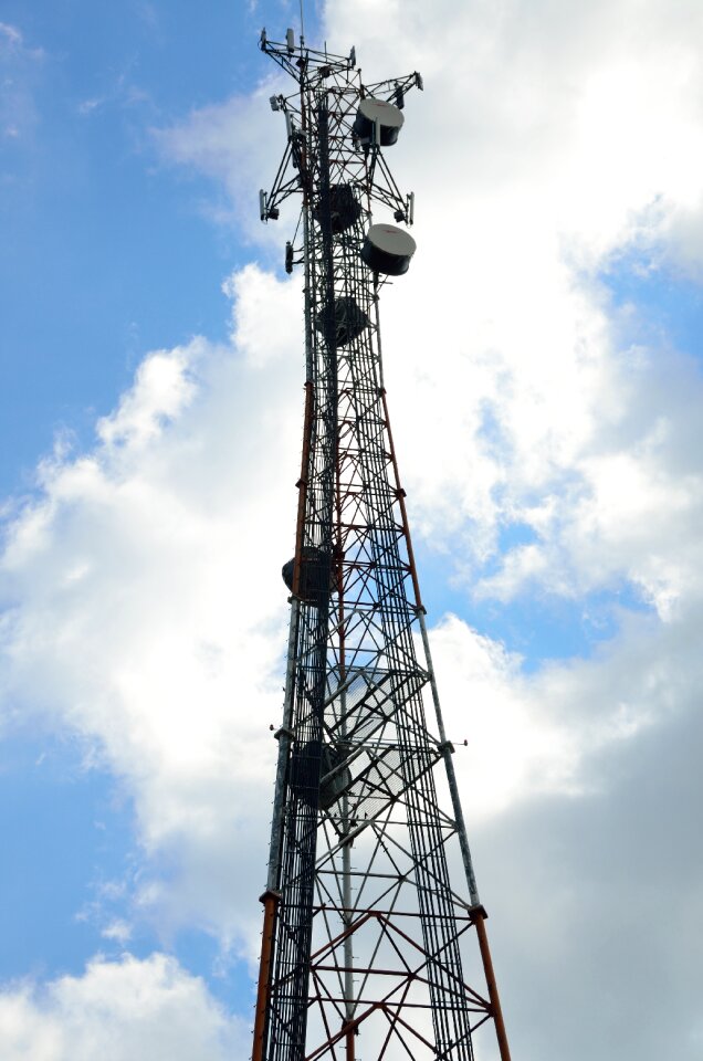 Microwave radio antenna