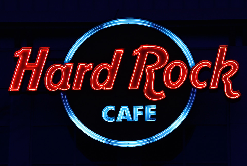 Illuminated sign advertisement