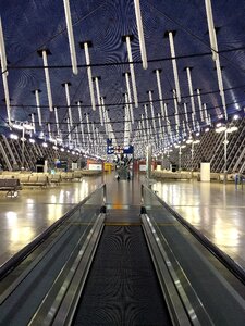Travelator moving sidewalk