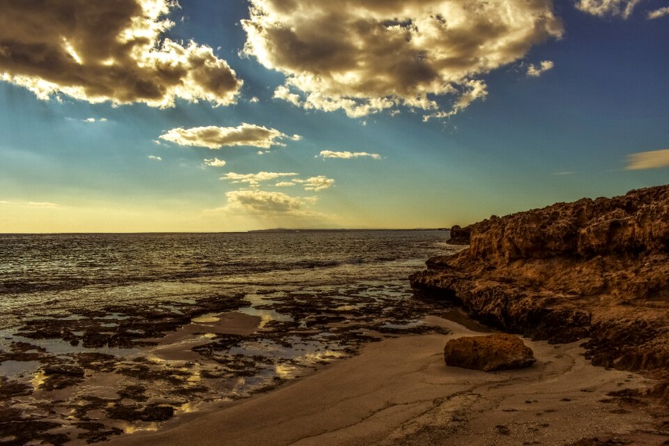 Horizon sky clouds