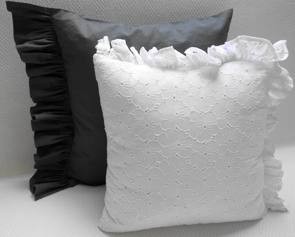 Bedroom rest frill