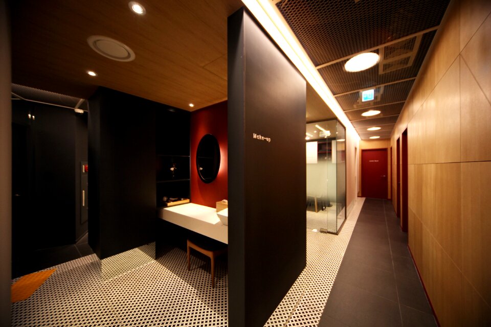 Hospital design into exclusive design dermatology makeup