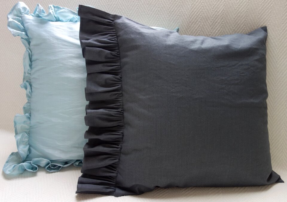 Bedroom rest frill