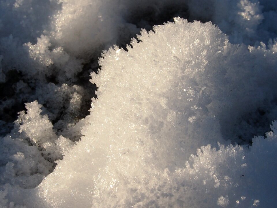 Snow high contrast