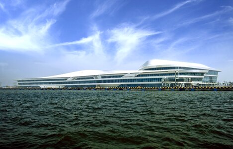 Ship sea