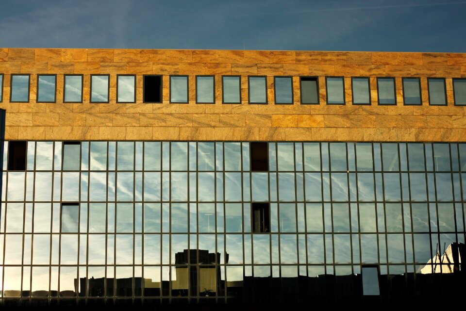 Hauswand window building