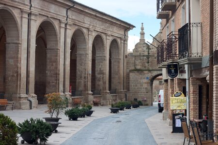 Architecture round arch historically