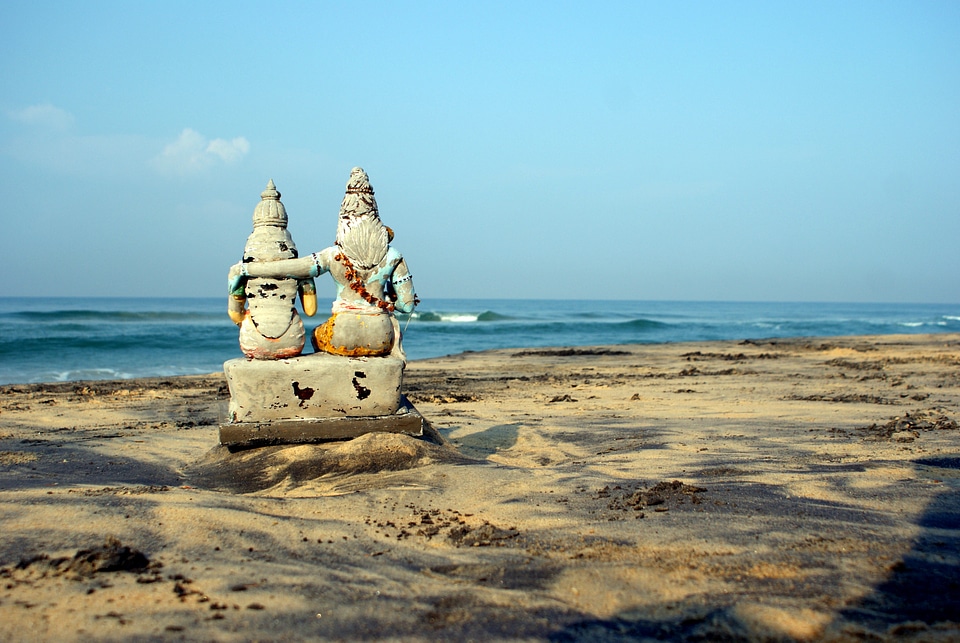Friendship statue affection