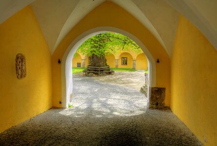 Input passage hall