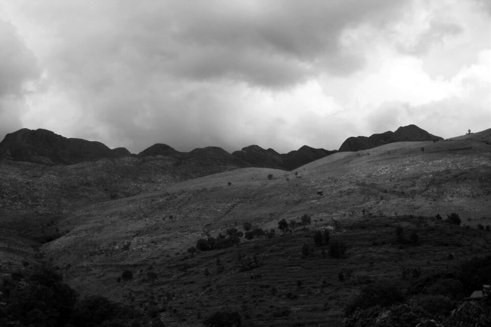 Mountain black and white be quiet