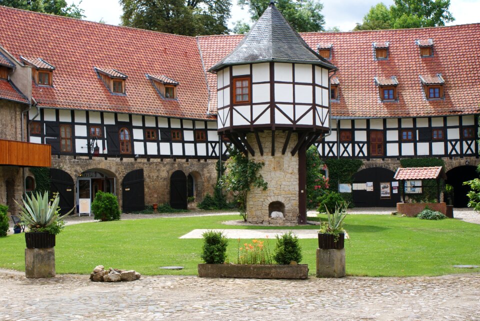 Manor gut property