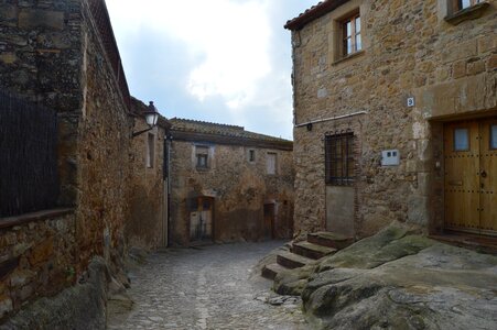 Peratallada architecture middle ages photo