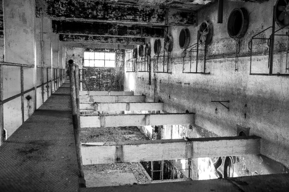 Old dilapidated break up