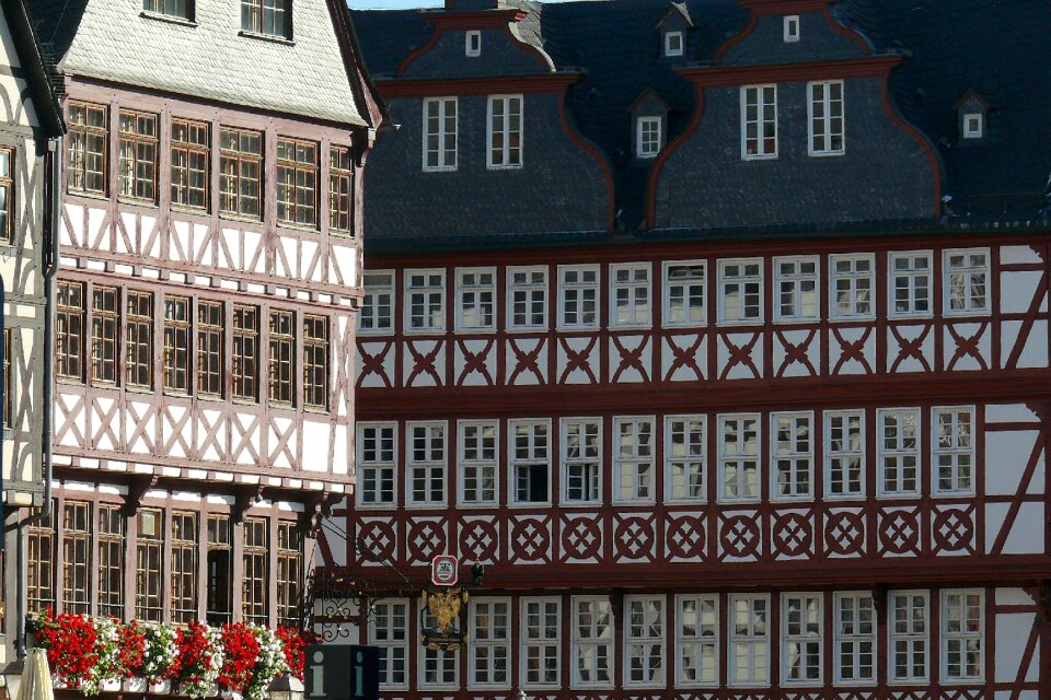 Truss architecture wood