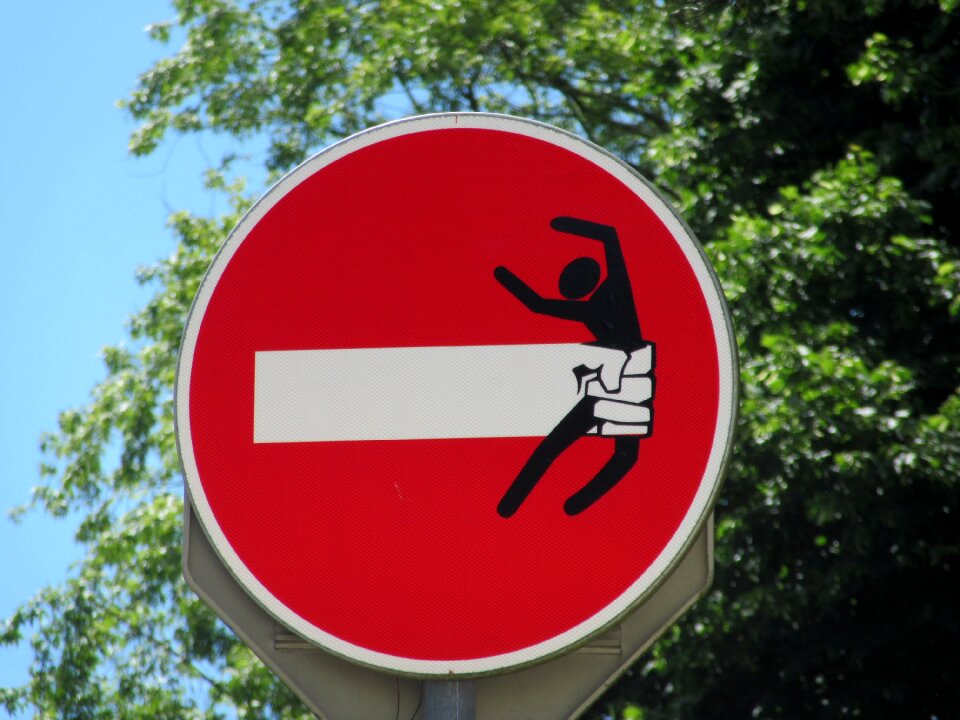 No entry drawing road sign