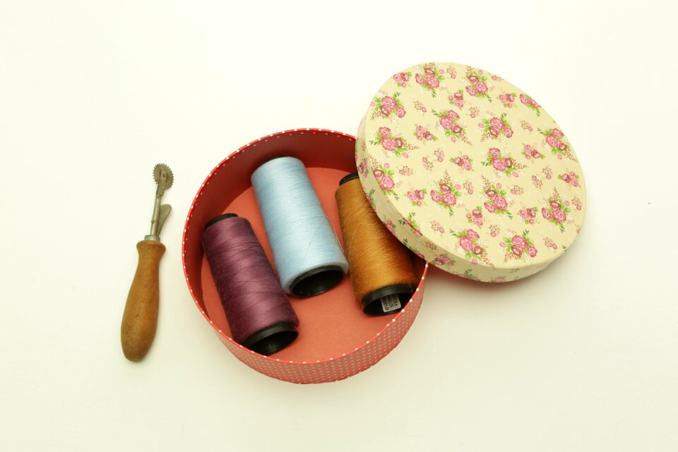 Crafts tissue scissors