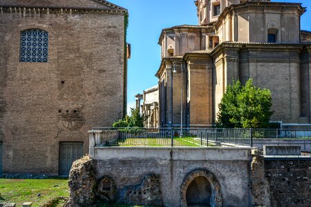 Italian ancient ruins photo