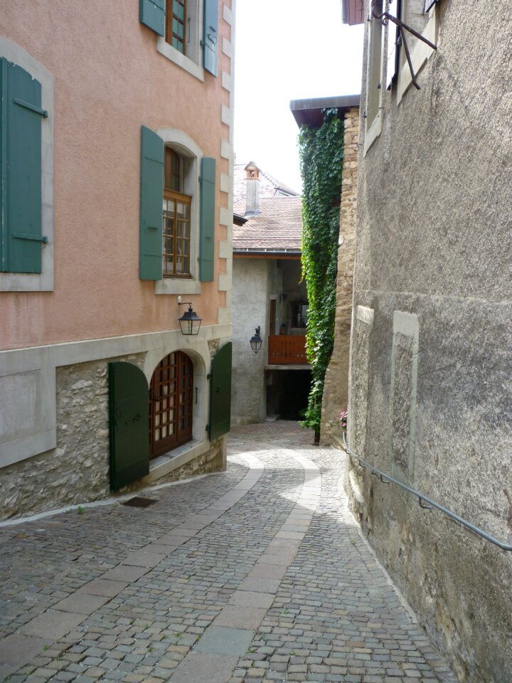 Village wine lake geneva