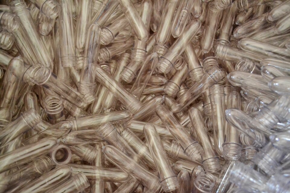 Plastic pet preform