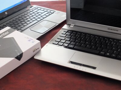 Digital screen keyboard