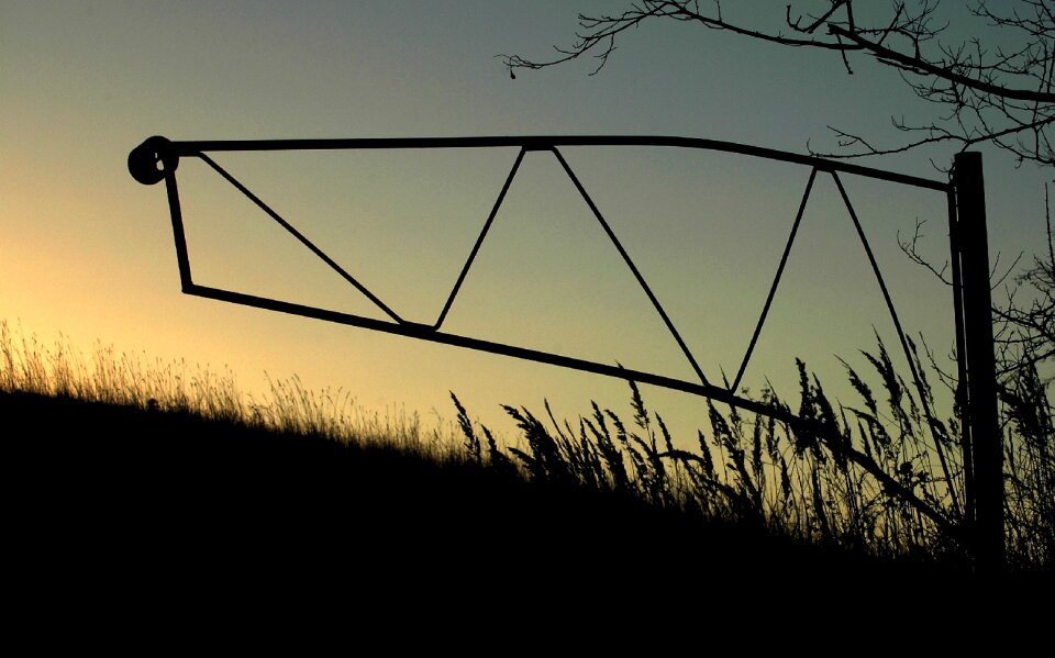 The slope gate grass